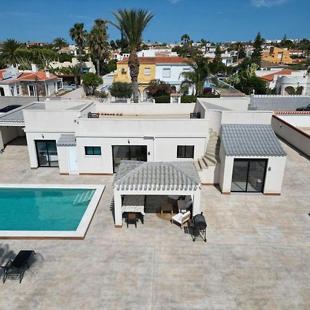 Pink Lagoon Villa Τορεβιέχα Εξωτερικό φωτογραφία