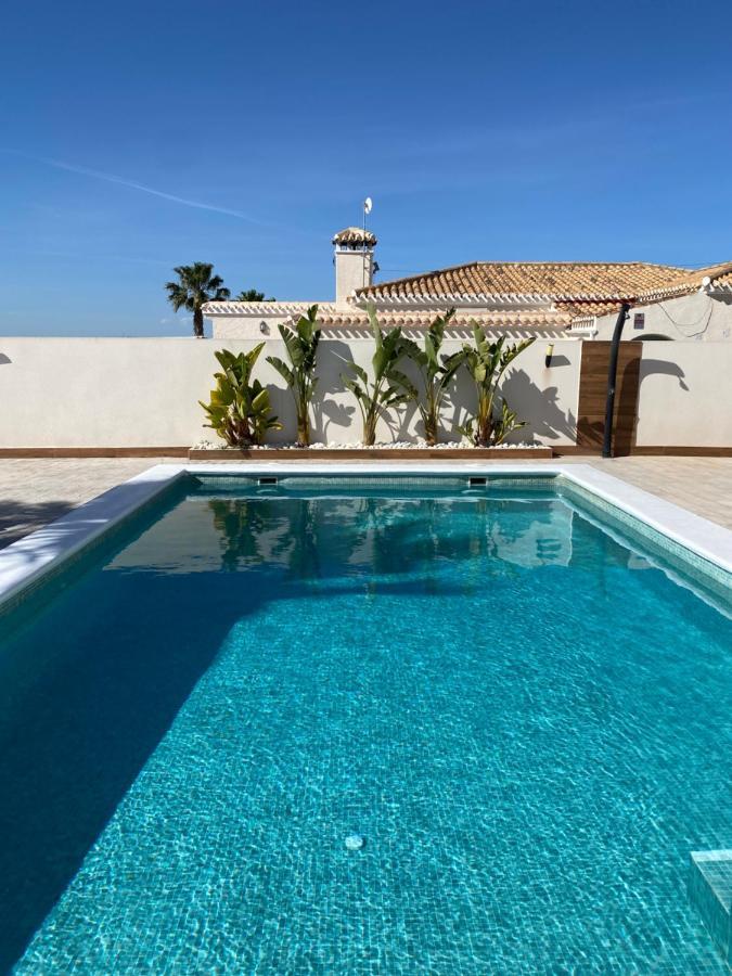 Pink Lagoon Villa Τορεβιέχα Εξωτερικό φωτογραφία