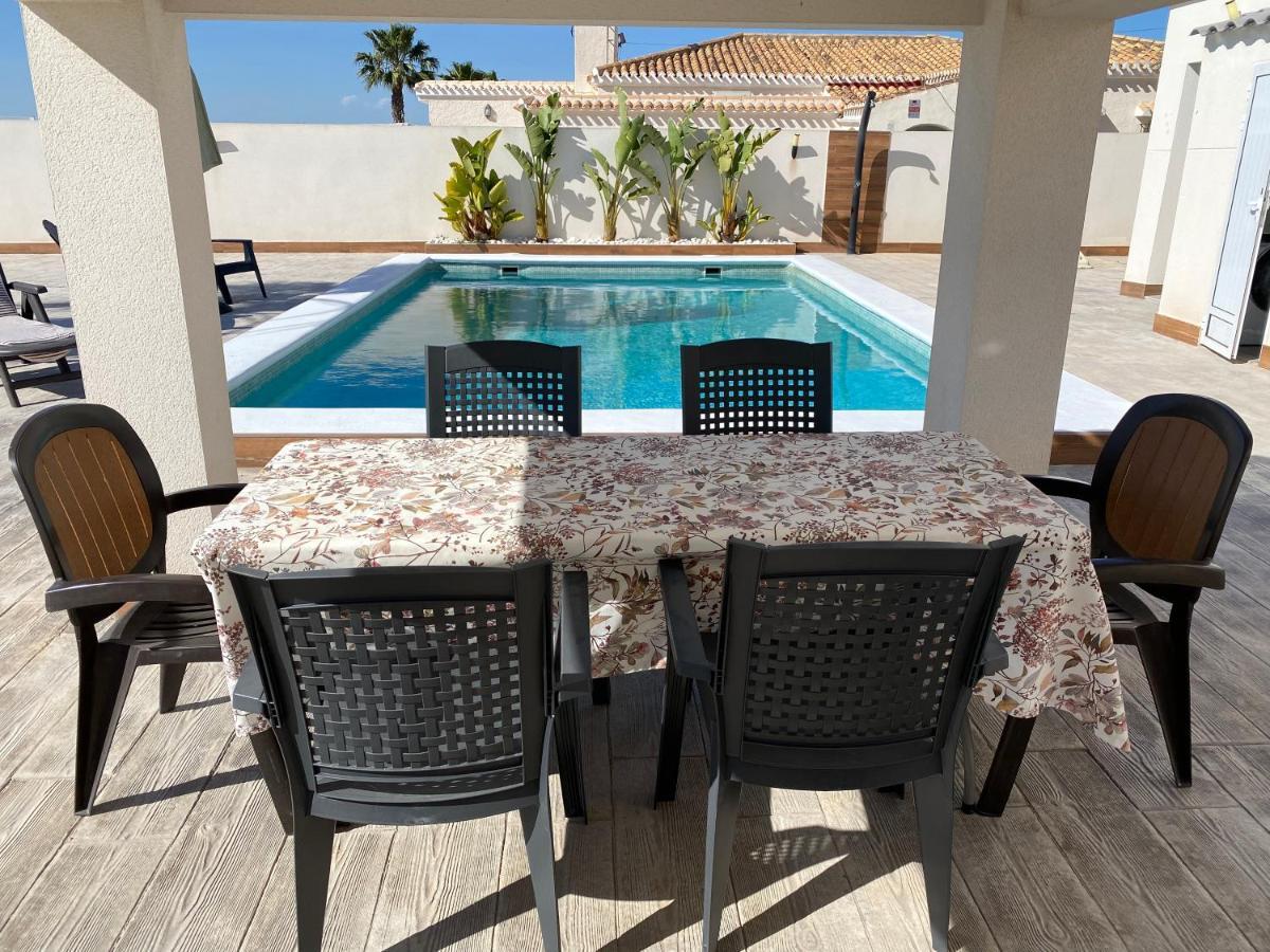 Pink Lagoon Villa Τορεβιέχα Εξωτερικό φωτογραφία