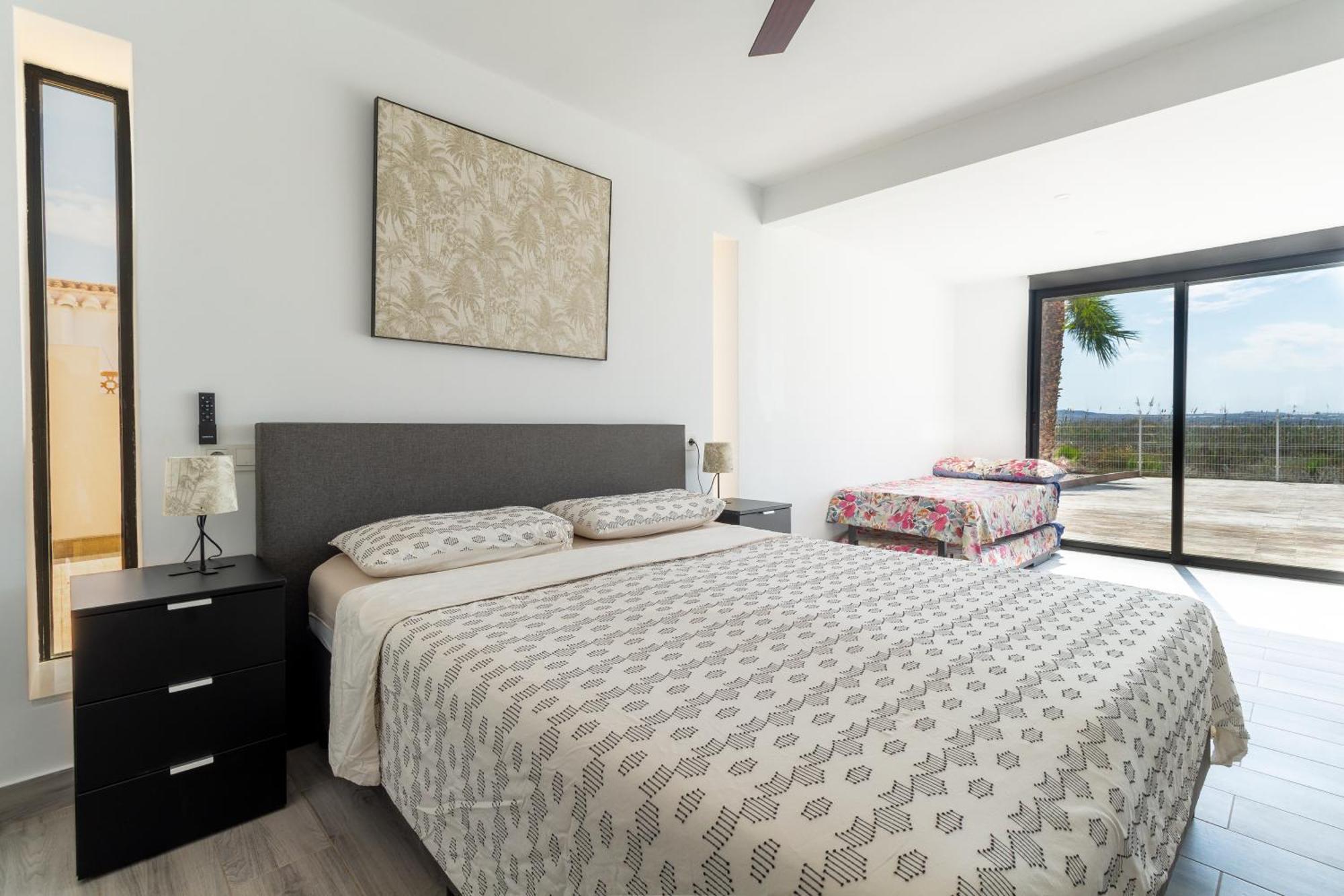 Pink Lagoon Villa Τορεβιέχα Εξωτερικό φωτογραφία