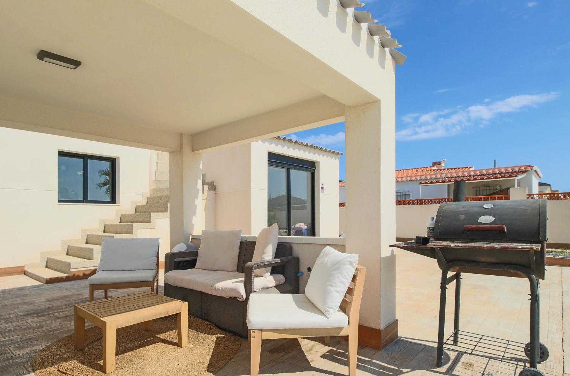 Pink Lagoon Villa Τορεβιέχα Εξωτερικό φωτογραφία